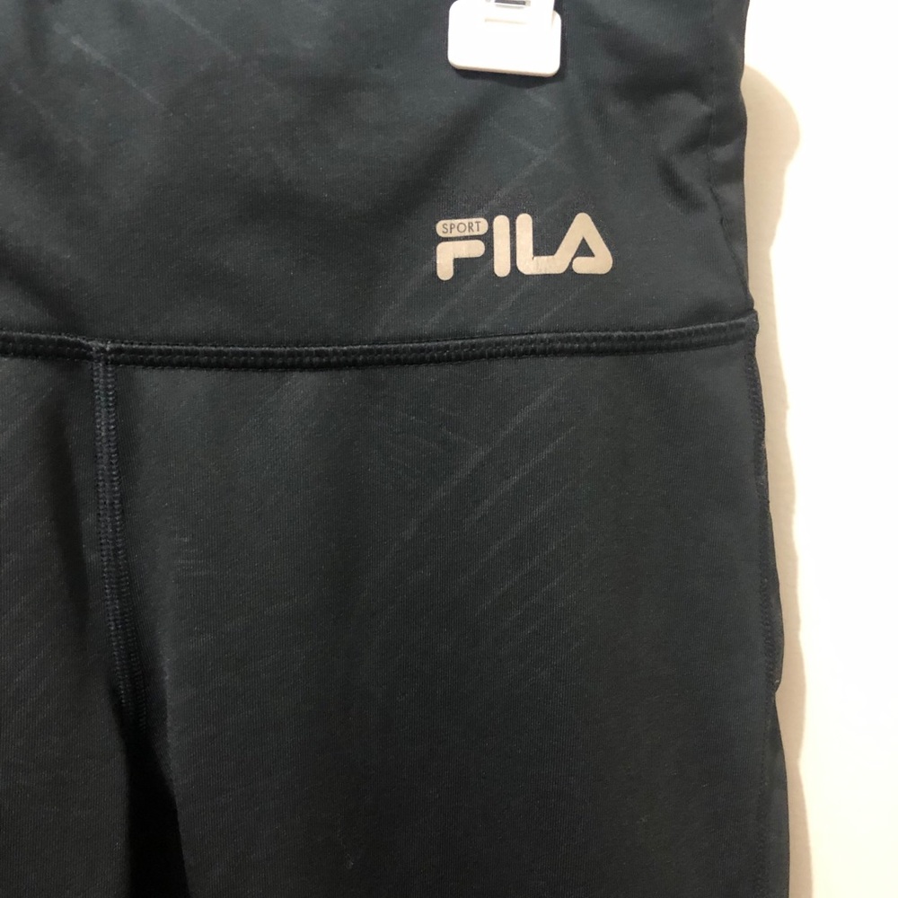 EUC Fila Crop Leggings w/ Mesh Cut Outs/Inserts - Picture 3 of 8